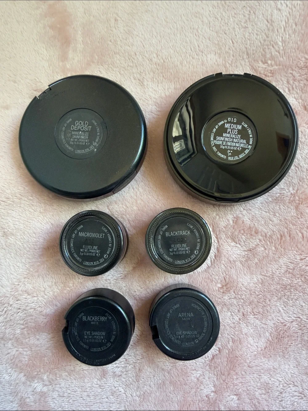 MAC Cosmetics Black and Bronze Makeup Set - Picture 2 of 3